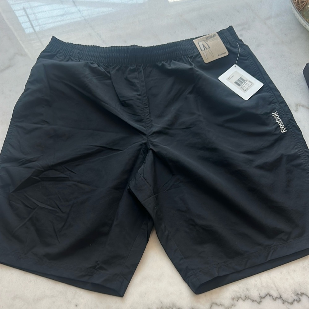 New w/tags Men’s XL Reebok Utility Shorts Black 100% Nylon Flat Front Pockets